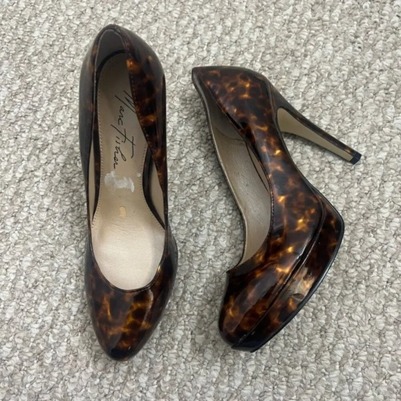 Marc Fisher patent leather leopard  print heels 7 - Picture 1 of 13